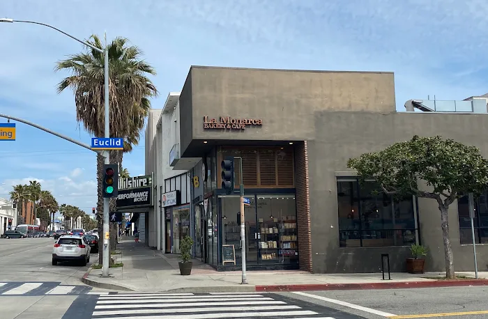 La Monarca Bakery & Cafe Picture 1