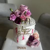 Custom cakes by negar ico