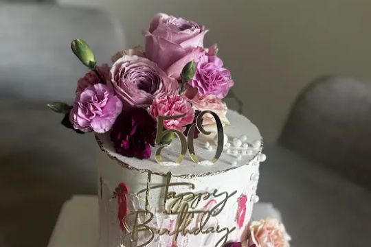 Custom cakes by negar