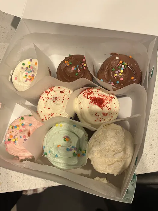SusieCakes - Brentwood Picture 2