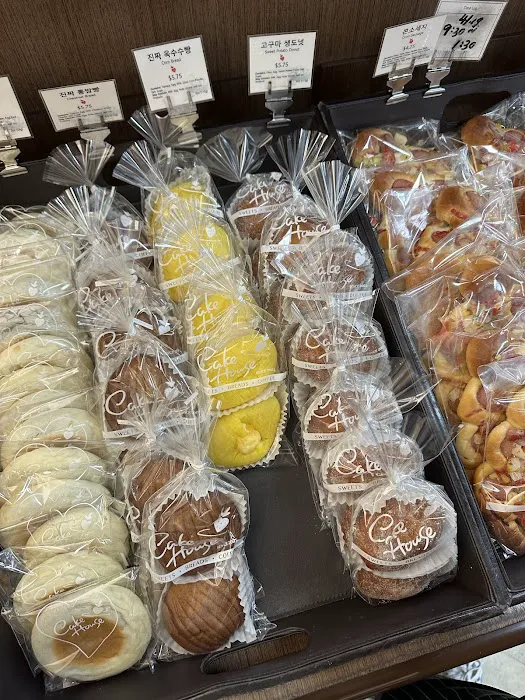 Cake House Picture 5