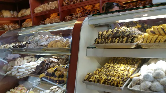 Classic Le Palais Pastry Picture 4