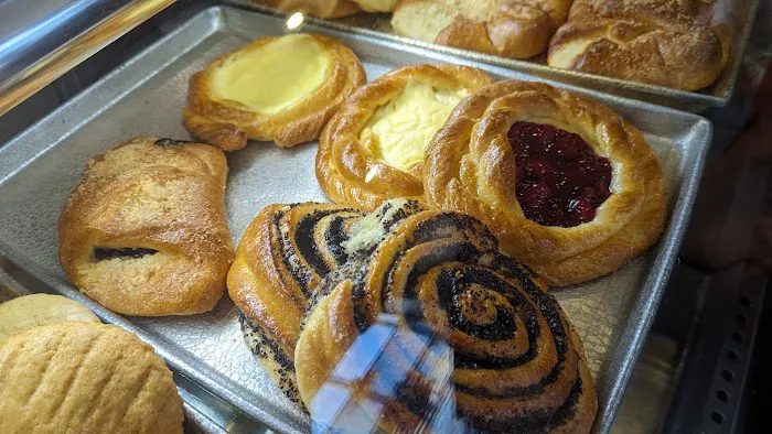 Classic Le Palais Pastry Picture 5