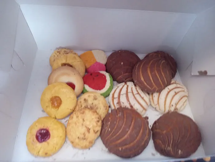 La Favorita Bakery Picture 2