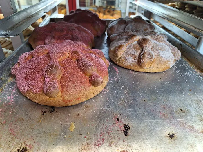 La Favorita Bakery Picture 6