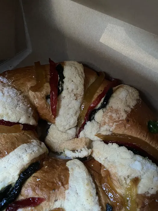 La Favorita Bakery Picture 3