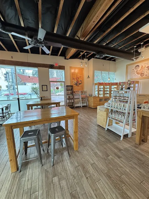 La Monarca Bakery & Cafe Picture 3