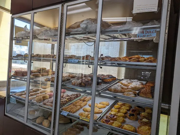 Paris Bakery and Cafe Picture 3