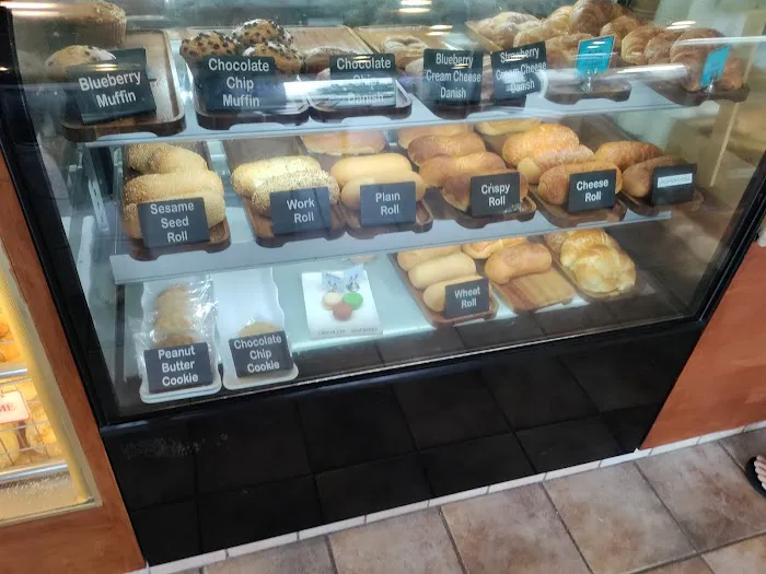 Fifth Avenue Bagelry Picture 4