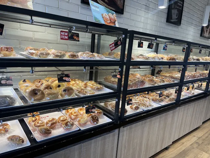 85°C Bakery Cafe - Downtown Los Angeles Picture 7