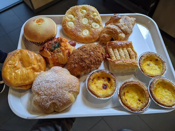 85°C Bakery Cafe - Downtown Los Angeles Picture 3