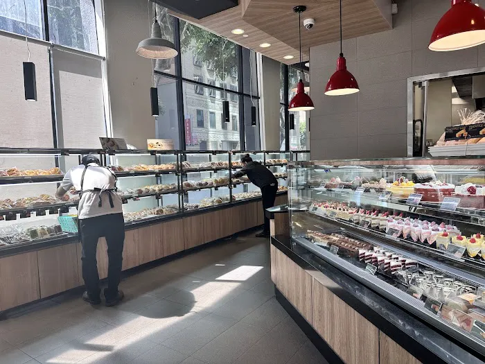 85°C Bakery Cafe - Downtown Los Angeles Picture 6