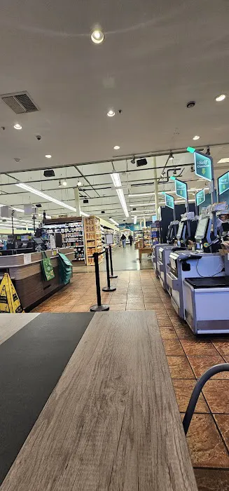 Whole Foods Bakery Picture 3