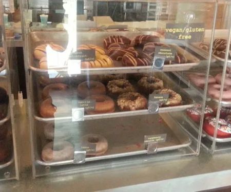 fōnuts donut bakery