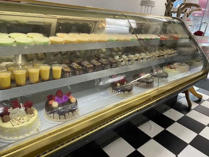 Gourmet LA Bakery Picture 3