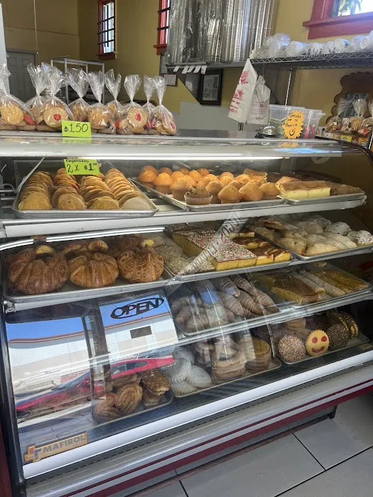 La Mexicana Bakery Picture 2