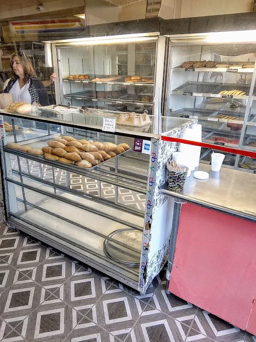 El Rey Bakery Picture 6