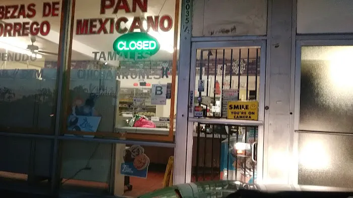 La Moderna Bakery Picture 5