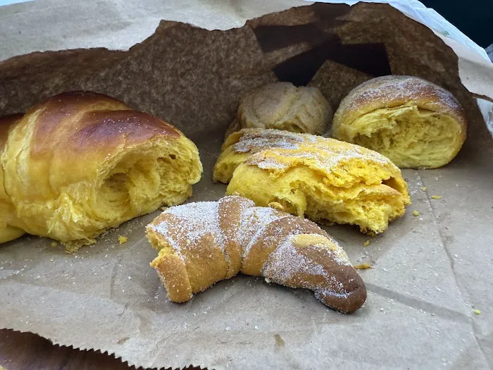 La Moderna Bakery Picture 7