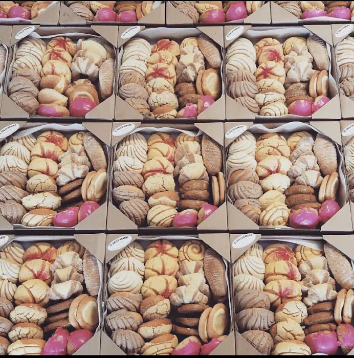 El Gallo Bakery Picture 7