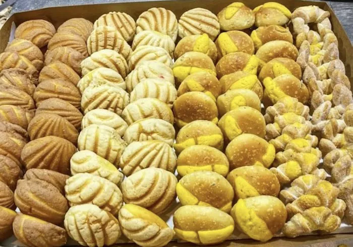 El Gallo Bakery Picture 3