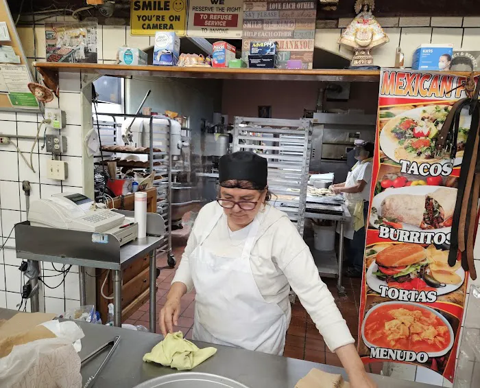 La Fama Bakery Picture 7