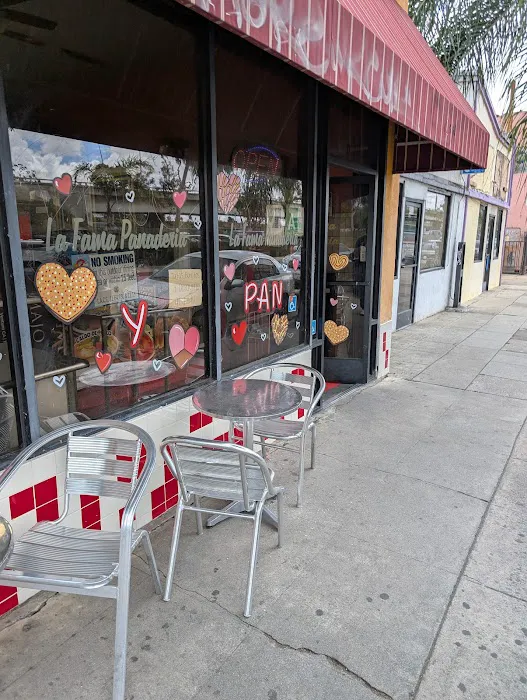 La Fama Bakery Picture 6