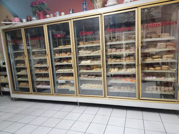 La Fama Bakery Picture 4