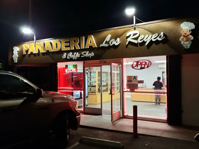 Panaderia Los Reyes #3 Picture 4