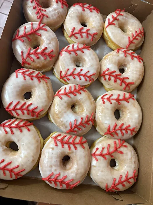 H & H Donuts Picture 9