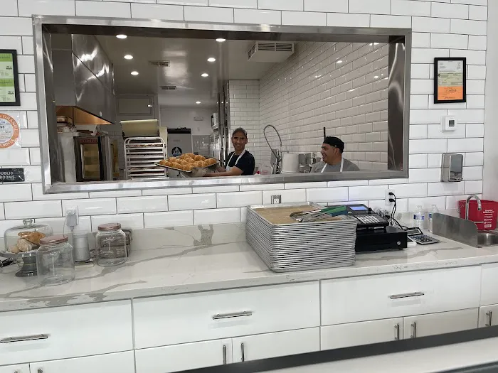 MAX'S BAKED GOODS Panaderia Picture 6