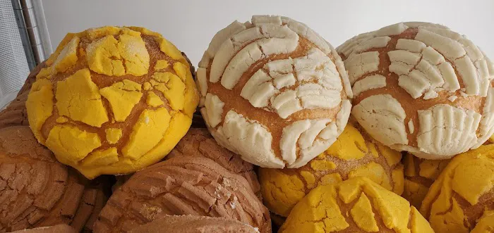 MAX'S BAKED GOODS Panaderia Picture 1