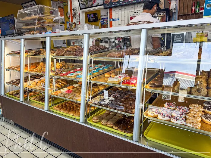 K D's Donut Shop Picture 2