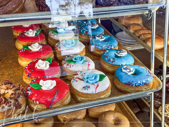K D's Donut Shop Picture 6