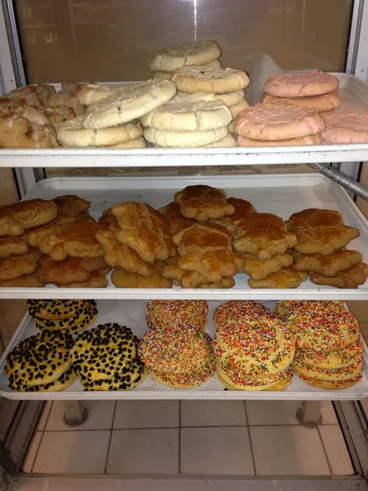Los Compadres Bakery Picture 4