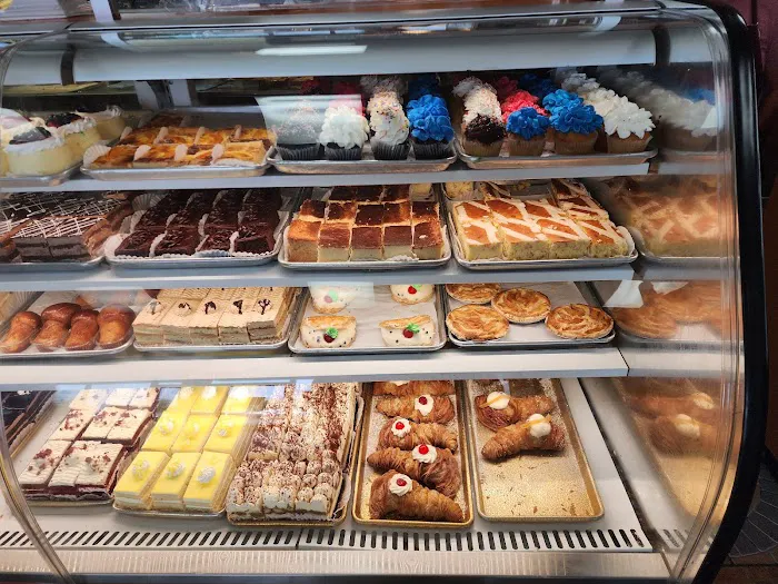 Elisa's Bakery Picture 2
