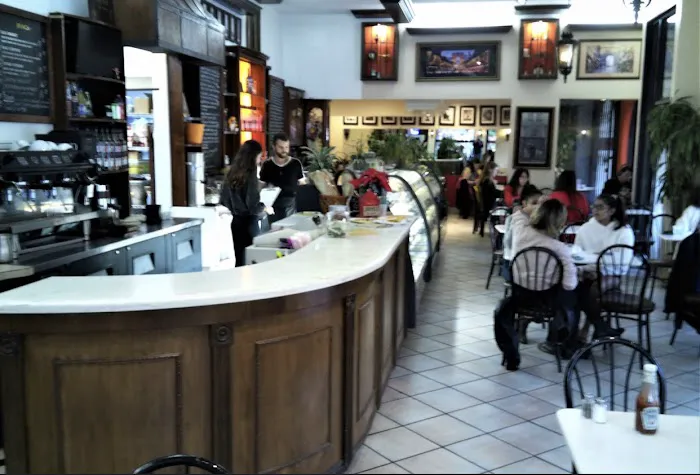 Elysee Bakery & Cafe Picture 6