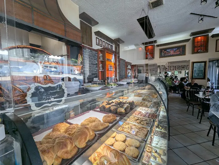 Elysee Bakery & Cafe Picture 4