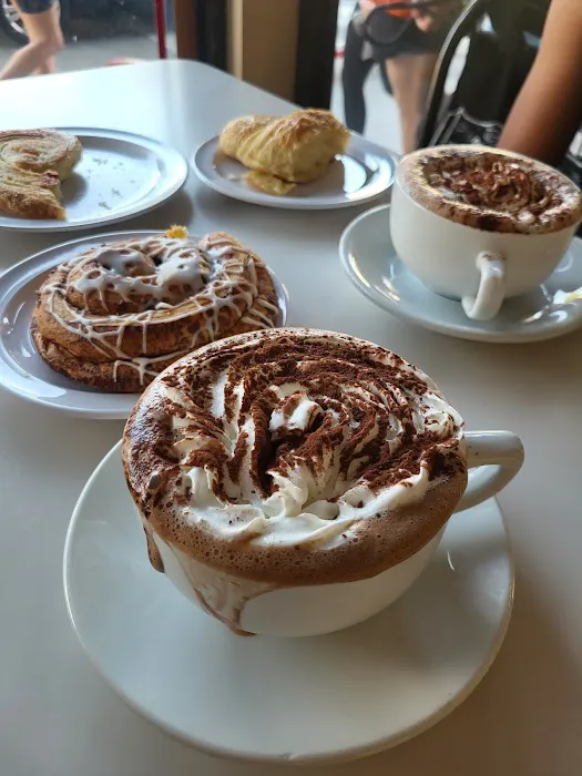 Elysee Bakery & Cafe Picture 2