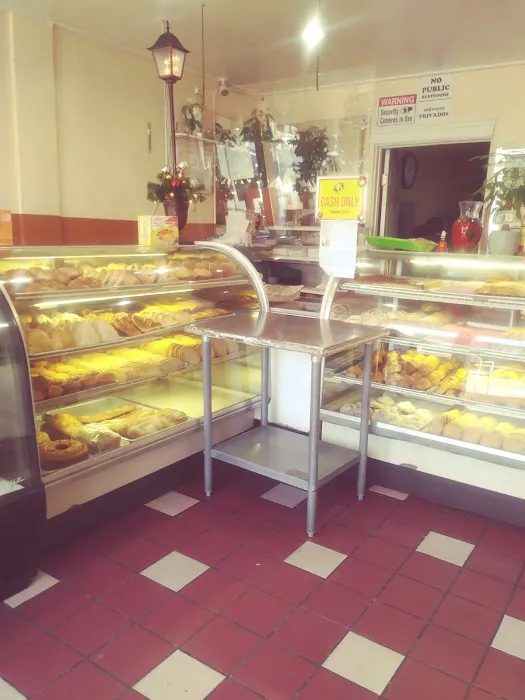 El Quetzal Bakery Picture 3