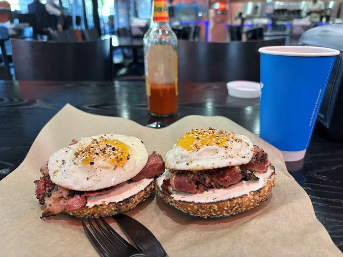 Beverly Hills Bagel Picture 3