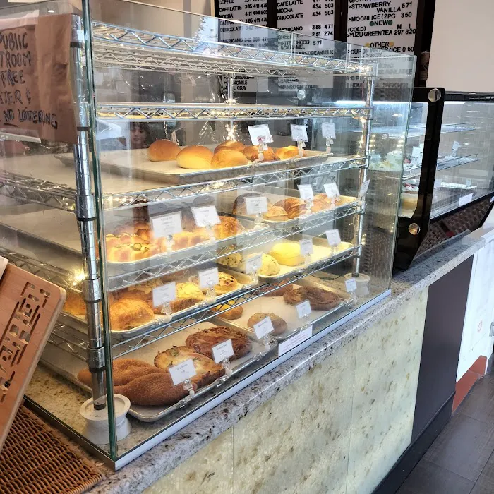 Yamazaki Bakery San Pedro And 2nd Picture 2