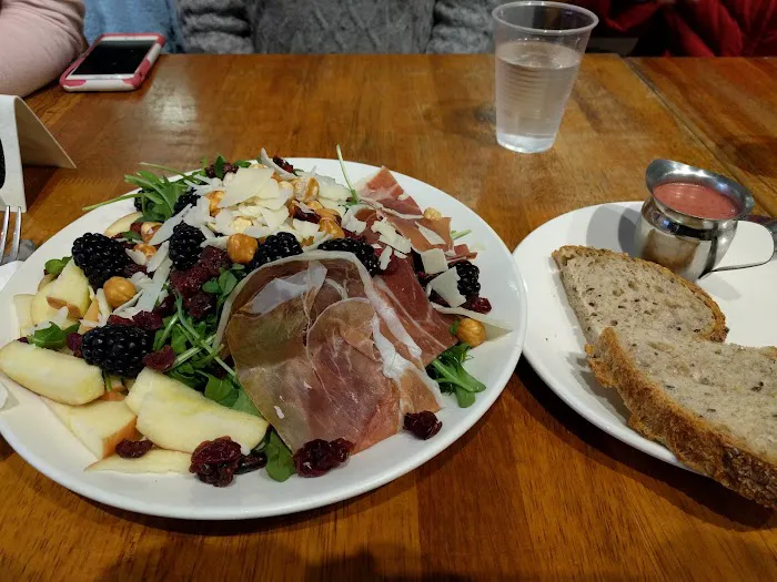 Bread Lounge Picture 4