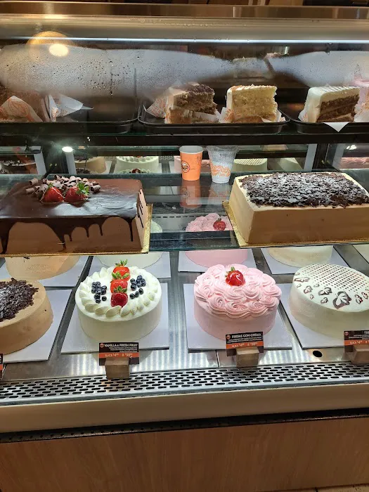 La Monarca Bakery & Cafe Picture 6