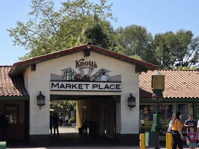 Knott's Berry Farm Bakery Picture 8
