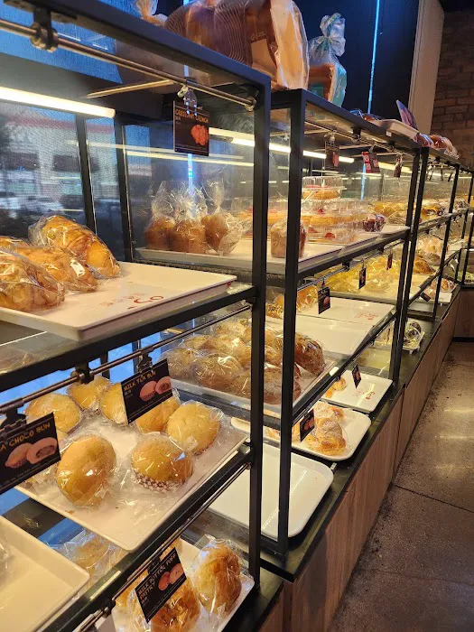 85°C Bakery Cafe - Buena Park Picture 3