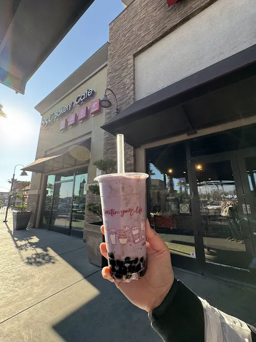 85°C Bakery Cafe - Buena Park Picture 2