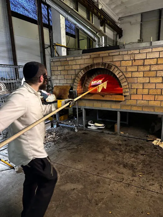 YAHALOM Shmura Matzoh Picture 10