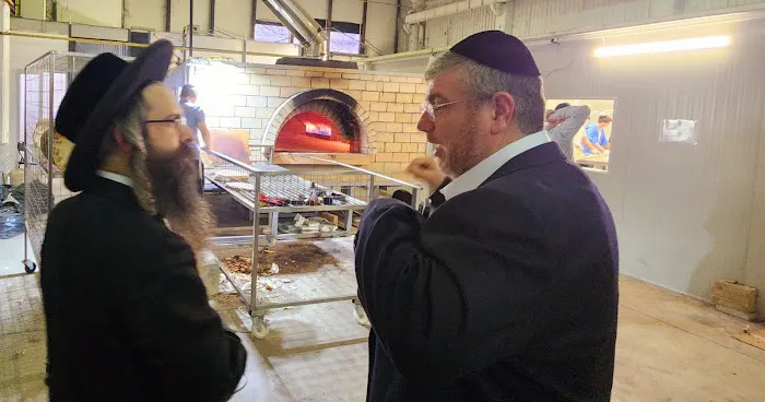 YAHALOM Shmura Matzoh Picture 6