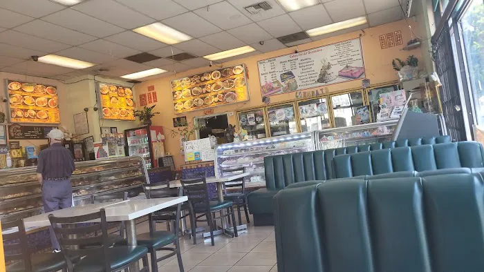 Annie's Bakery Cafe Picture 5